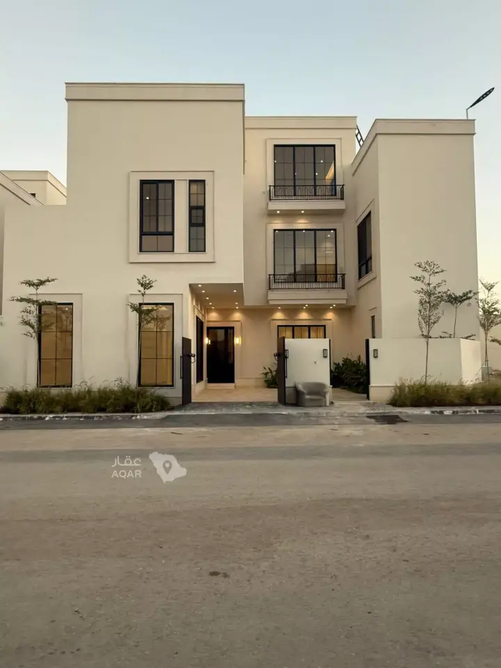 4 bedroom villa in Al Mahdiyyah, Riyadh 3