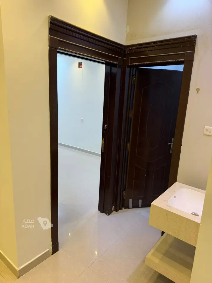 2 bedroom apartment in Al Mahdiyyah, Riyadh 8