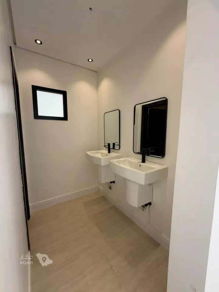 3 bedroom villa in Tuwaiq, Riyadh 26