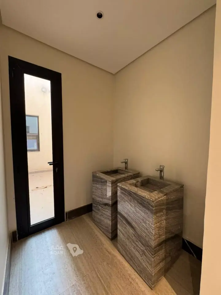 5 bedroom villa in Al Bahr, Eastern Province 5