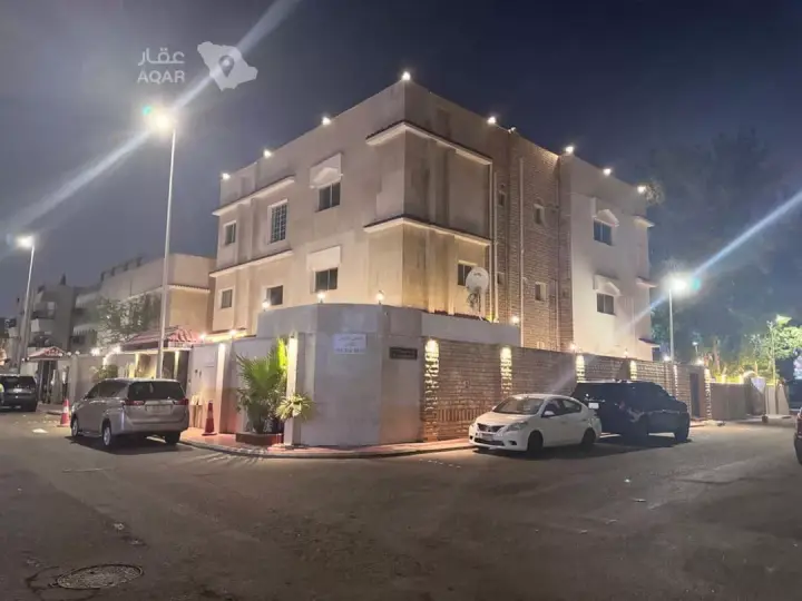 عقار 24 غرف في العزيزية، جدة