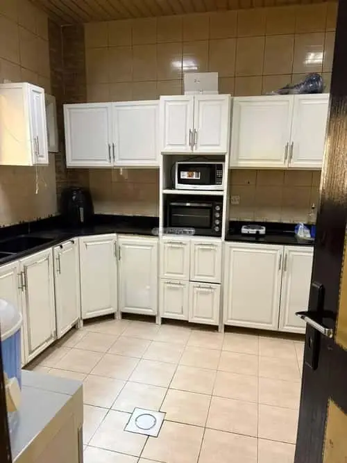 4 bedroom apartment in Ishbiliyah, Riyadh 3