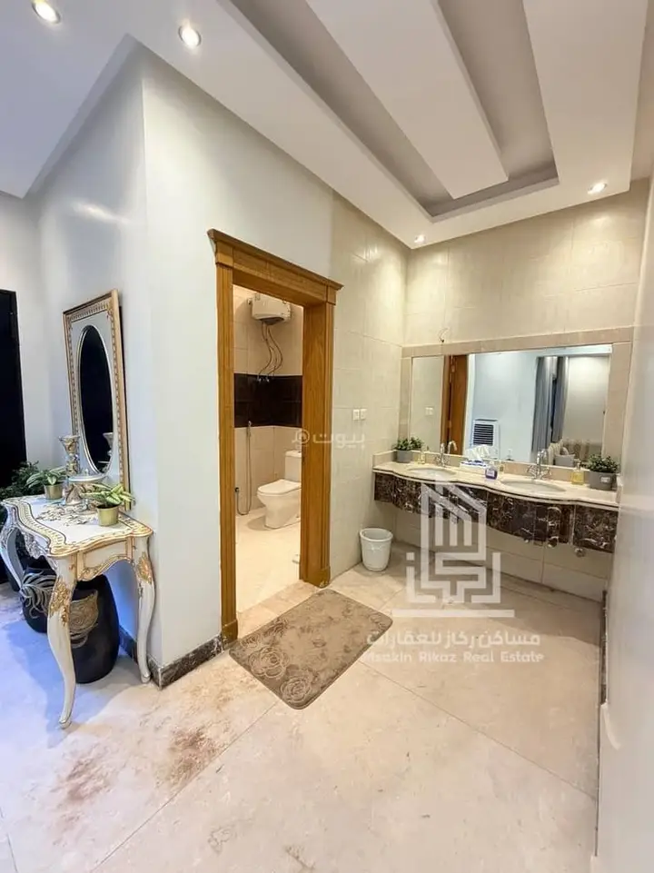5 bedroom villa in Al Rabwa, Riyadh 8