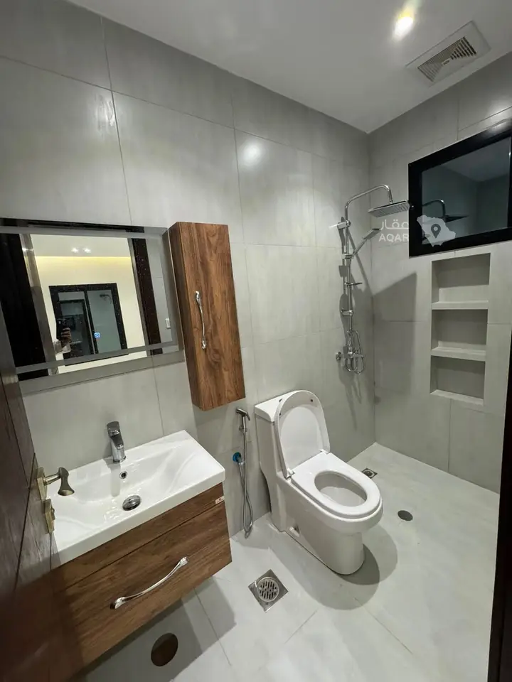 3 bedroom apartment in Al Faisaliyyah, Jeddah 4
