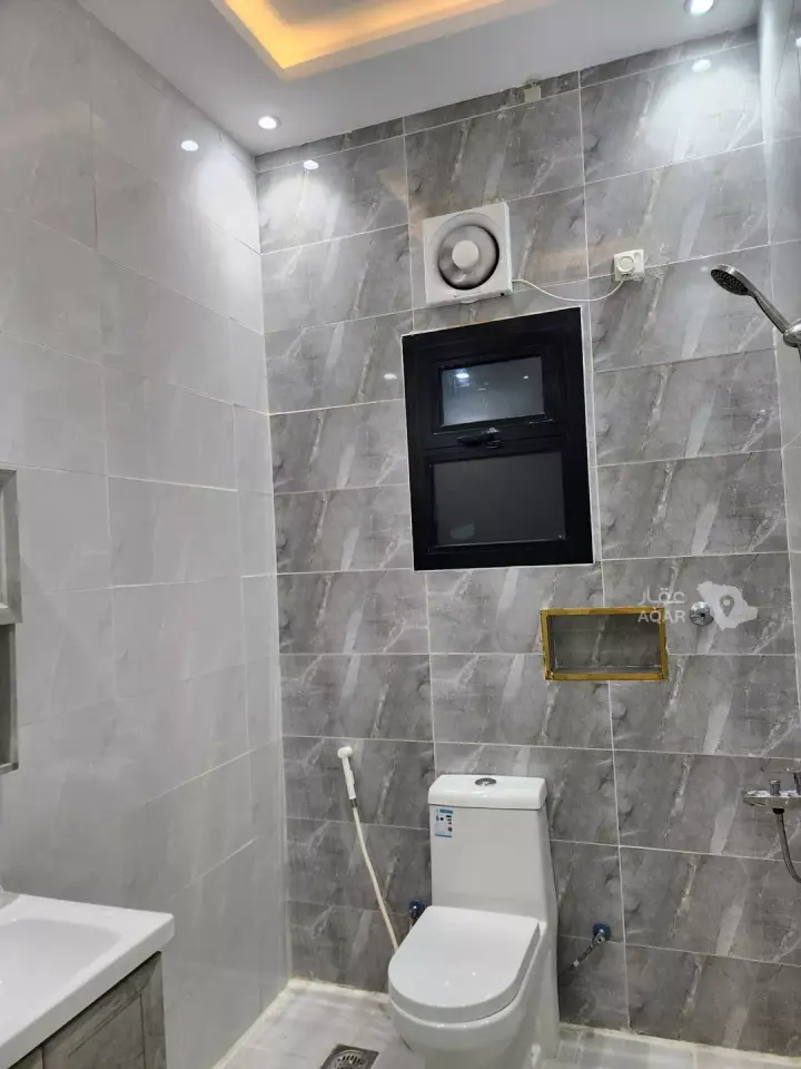 4 bedroom villa in Az Zomorod, Jeddah 9