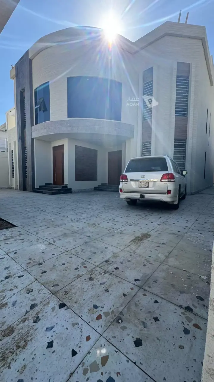 4 bedroom villa in Al Wahah, Khamis Mushait 2