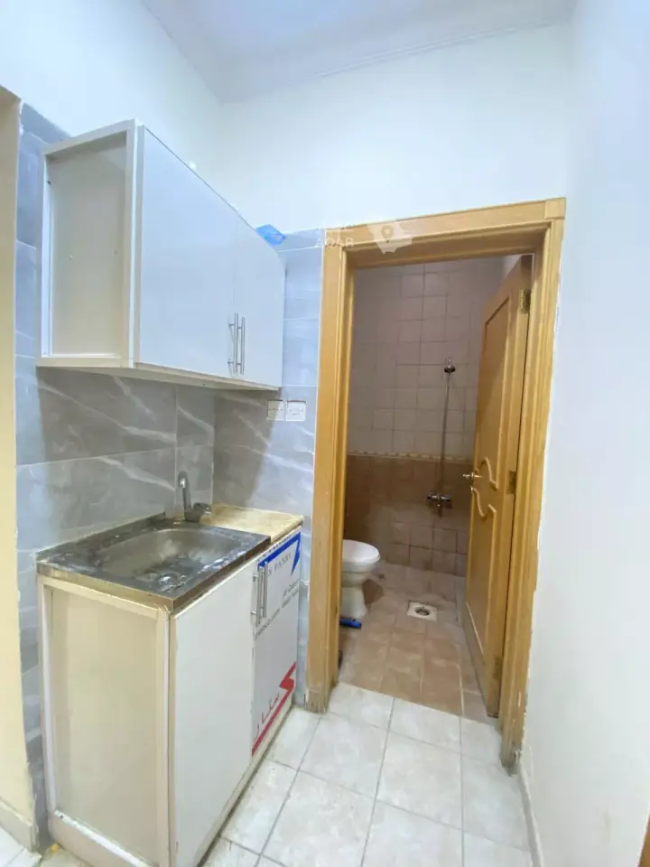 1 bedroom apartment in Al Nuzhah, Riyadh 5