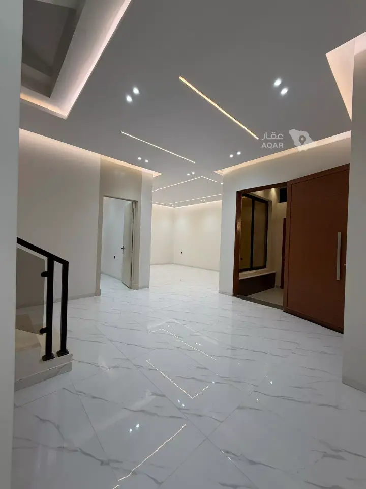 3 bedroom villa in Al Janadriyah, Riyadh 6