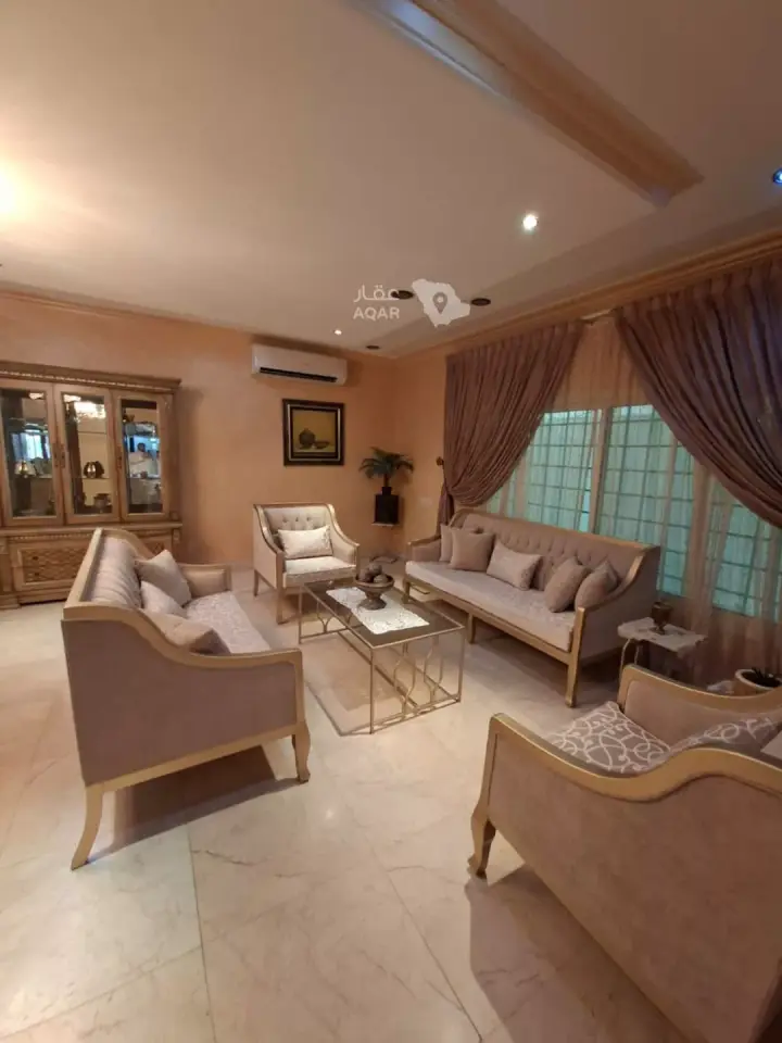 5 bedroom villa in Al Wadi, Riyadh 4
