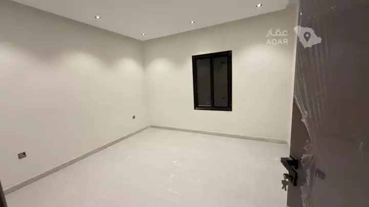 6 bedroom building in Tebah Subdivision, Eastern Province 13