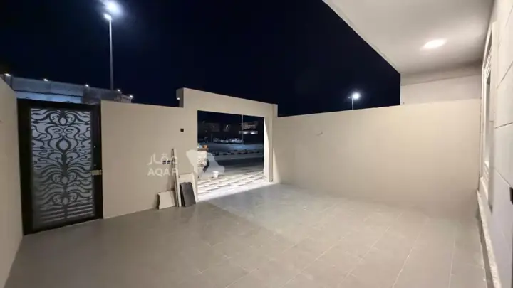 6 bedroom building in Tebah Subdivision, Eastern Province
