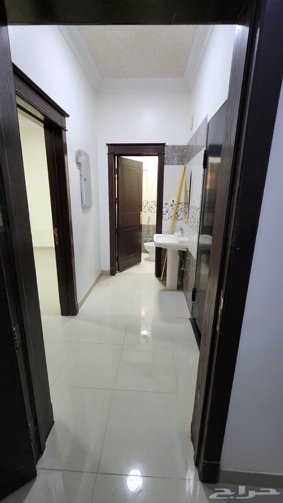 6 bedroom apartment in Al Rimal 4