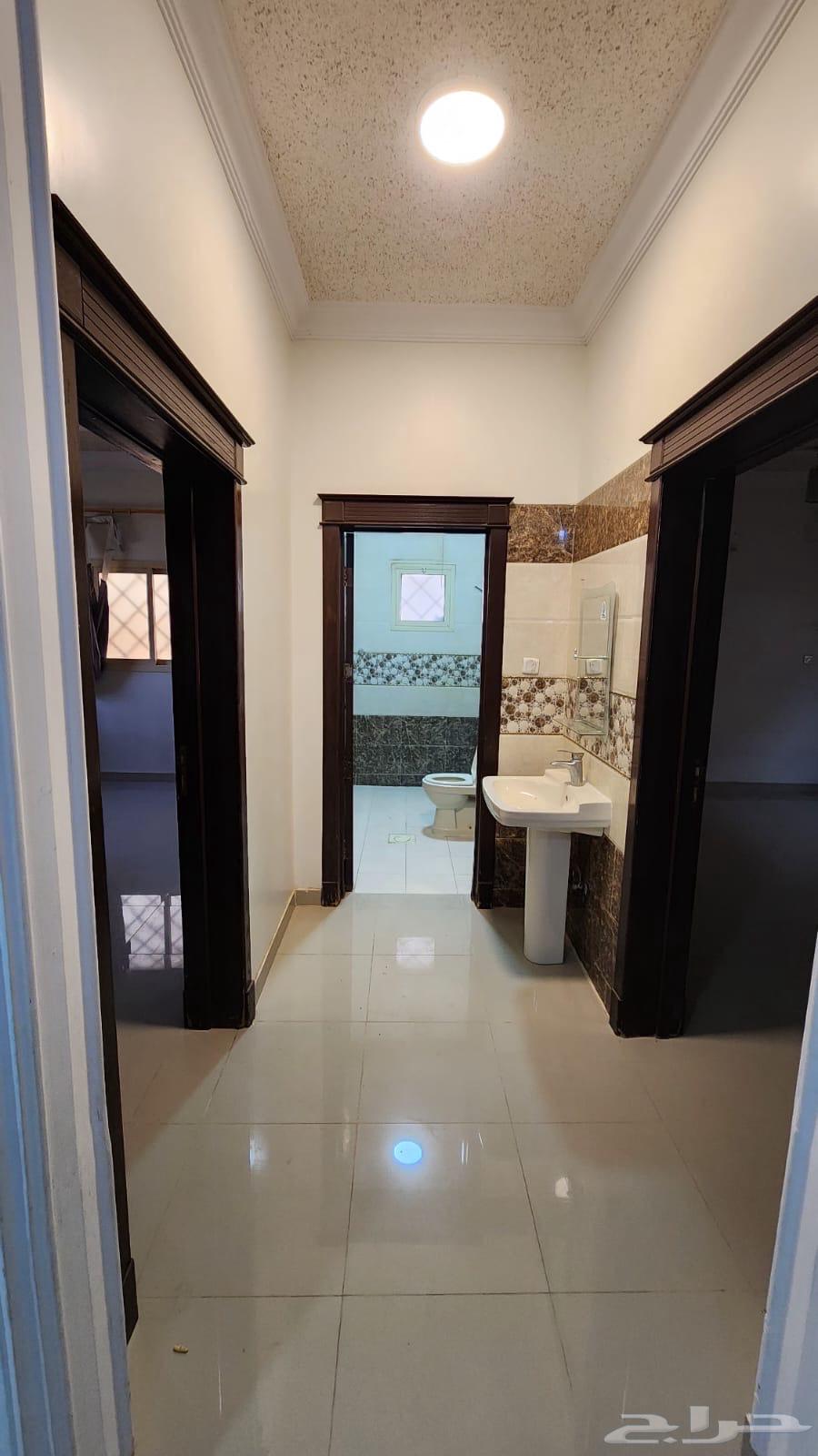6 bedroom apartment in Al Rimal 8