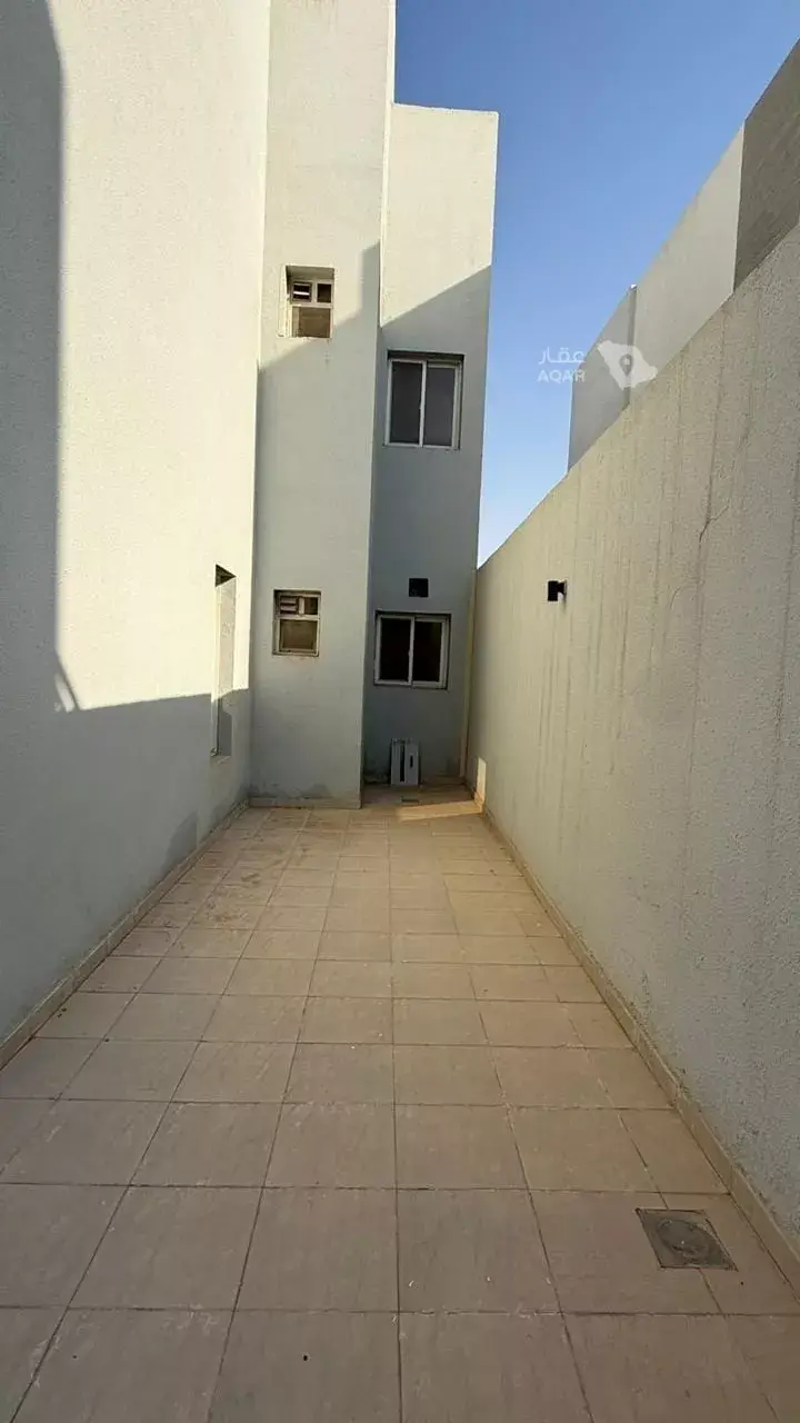 4 bedroom villa in Al Janadriyah, Riyadh 4