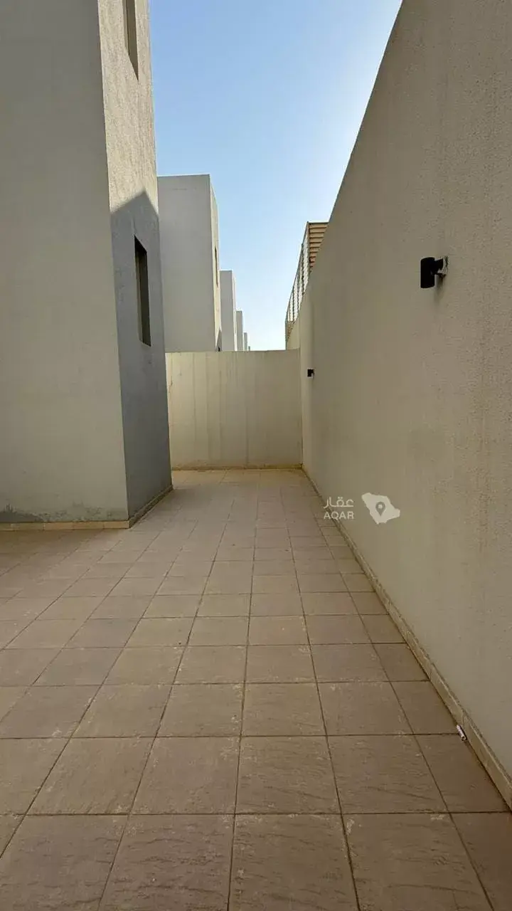 4 bedroom villa in Al Janadriyah, Riyadh 5