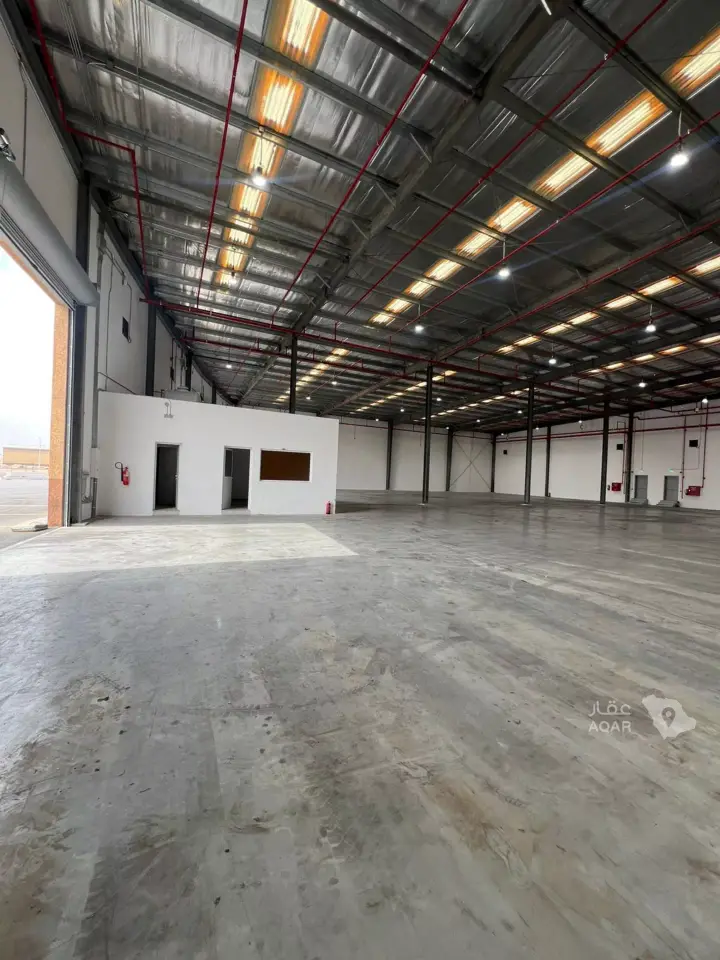 2 bedroom warehouse in Al Bariah, Riyadh 8
