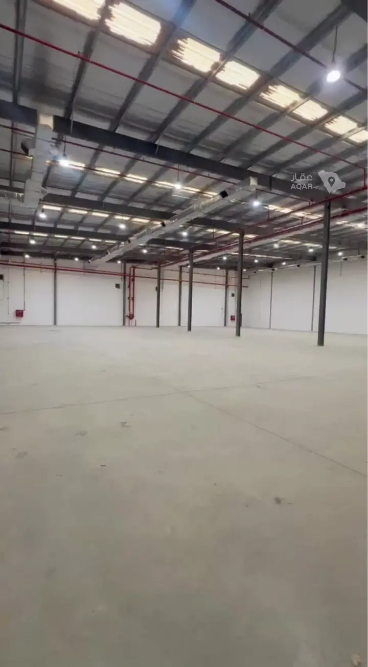 2 bedroom warehouse in Al Bariah, Riyadh 4
