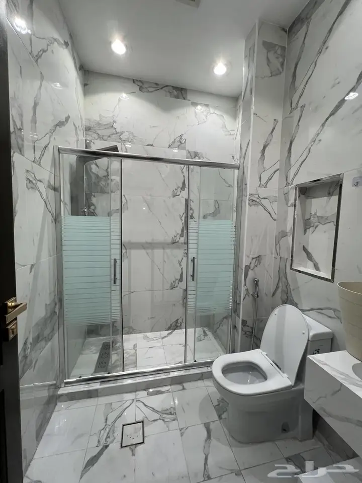 5 bedroom apartment in Al Nuzhah, Jeddah 2