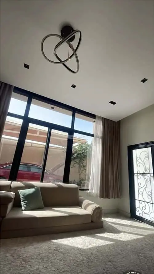 5 bedroom villa in Khuzam, Riyadh 3