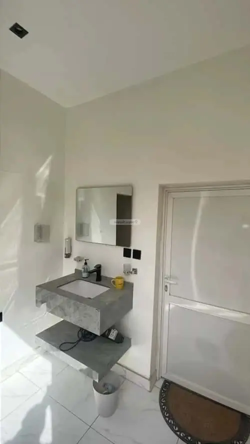 5 bedroom villa in Khuzam, Riyadh 6