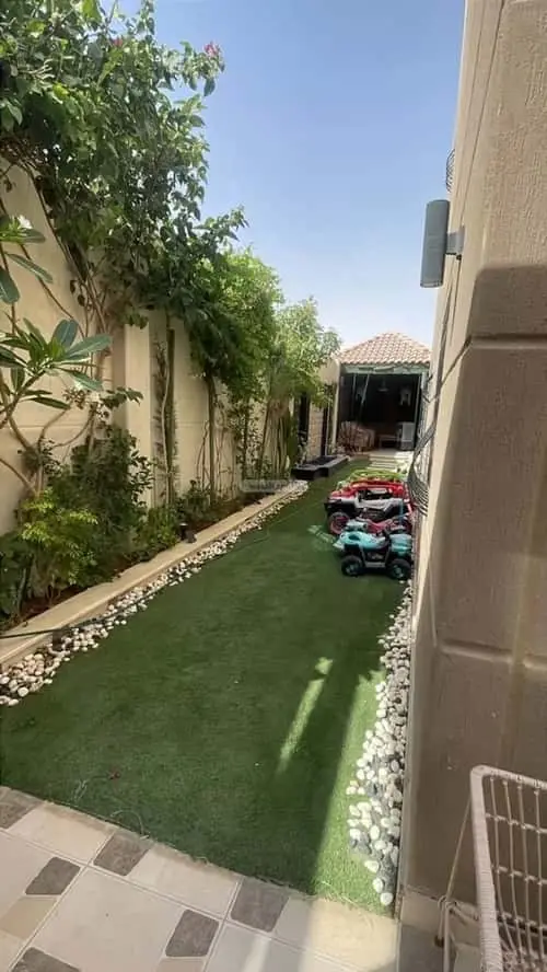 5 bedroom villa in Khuzam, Riyadh 15