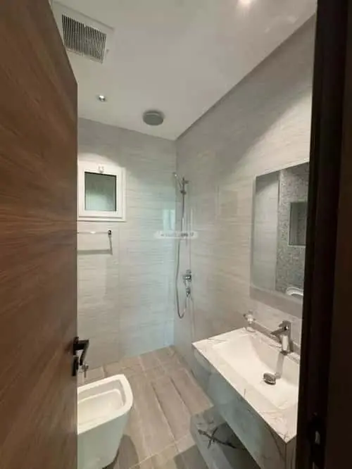 4 bedroom apartment in Mishrifah, Jeddah 9