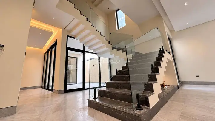 5 bedroom villa in King Fahd, Riyadh 7