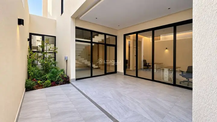 5 bedroom villa in King Fahd, Riyadh 10