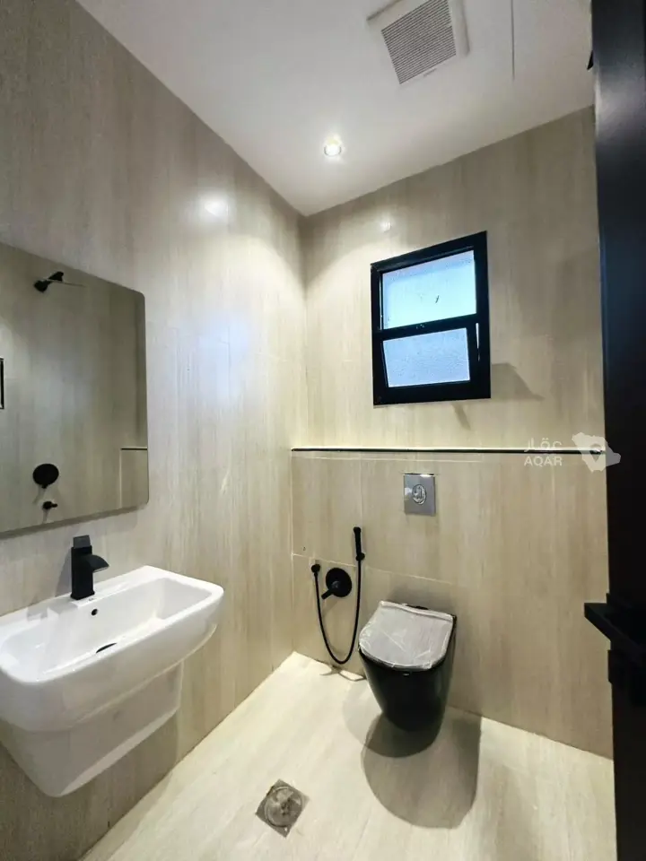 5 bedroom villa in Al Mahdiyyah, Riyadh 12
