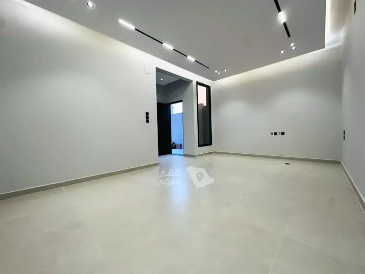 5 bedroom villa in Al Mahdiyyah, Riyadh 27
