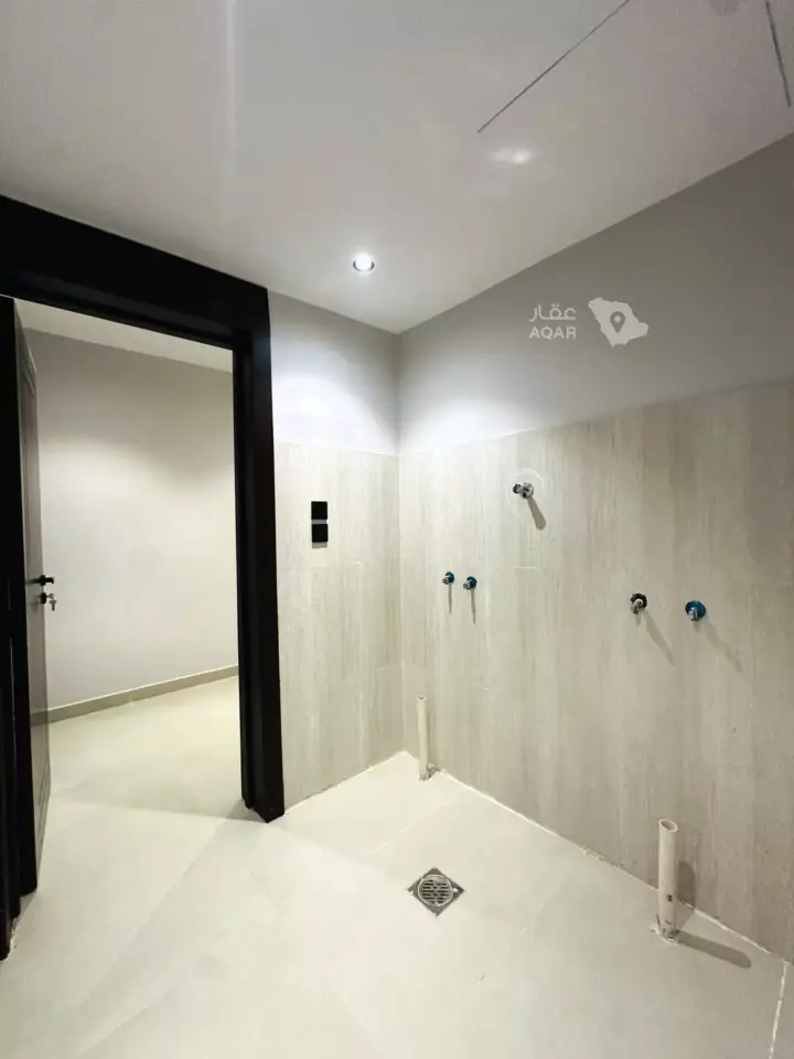 5 bedroom villa in Al Mahdiyyah, Riyadh 6