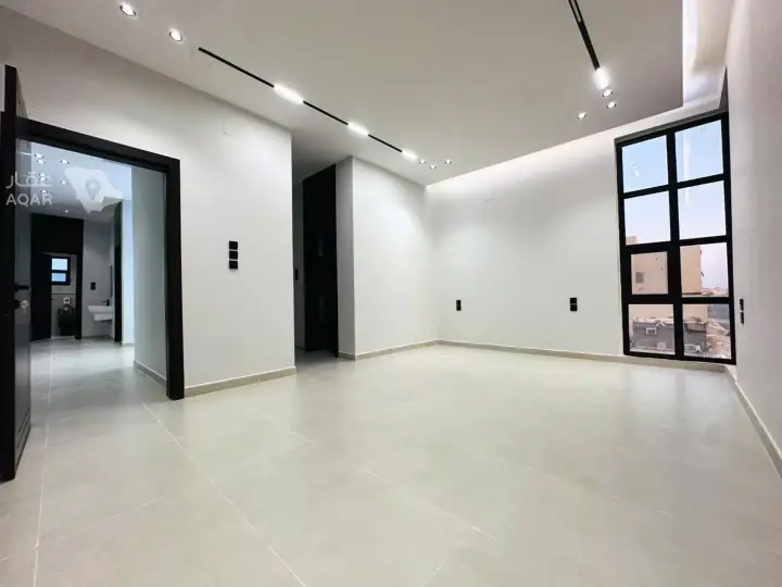 5 bedroom villa in Al Mahdiyyah, Riyadh 9