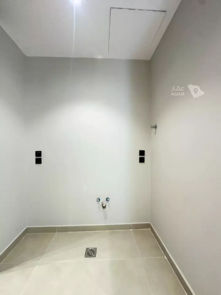5 bedroom villa in Al Mahdiyyah, Riyadh 14