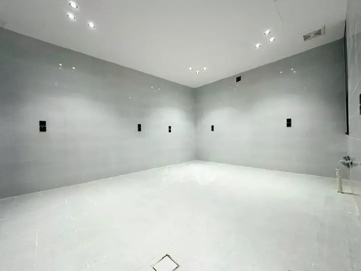 5 bedroom villa in Al Mahdiyyah, Riyadh 18