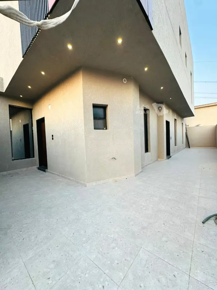 5 bedroom villa in Al Mahdiyyah, Riyadh 22