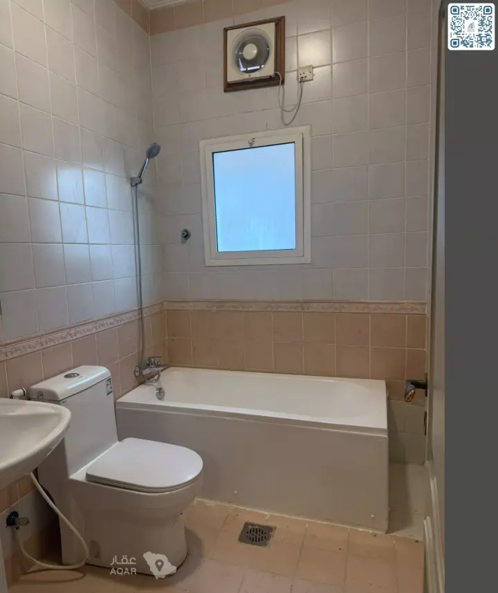 4 bedroom villa in Al Basateen, Jeddah 4
