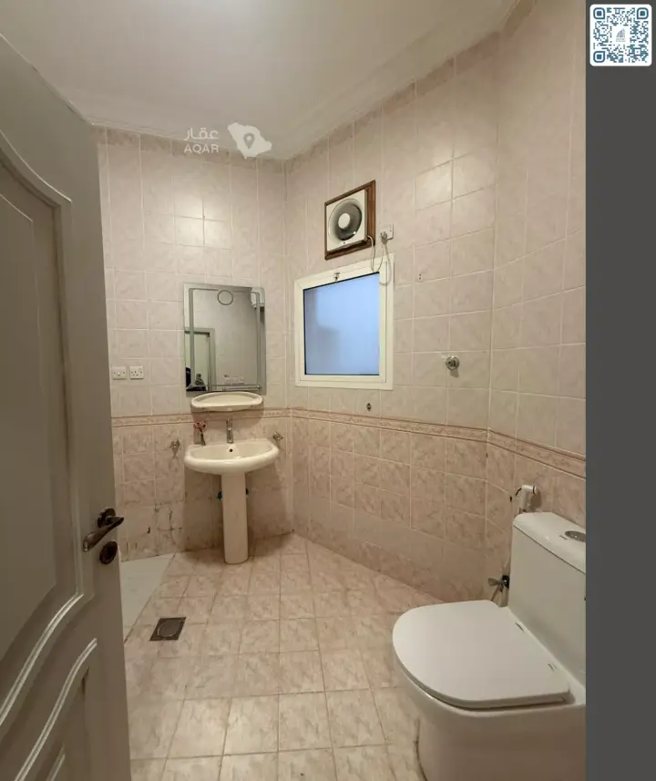 4 bedroom villa in Al Basateen, Jeddah 7