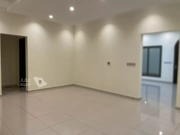 3 bedroom villa in Abhur North, Jeddah 8