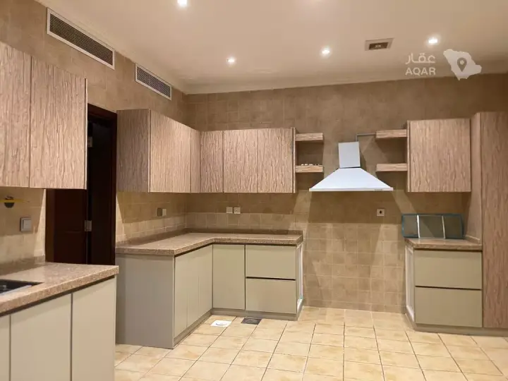 3 bedroom villa in Abhur North, Jeddah 10