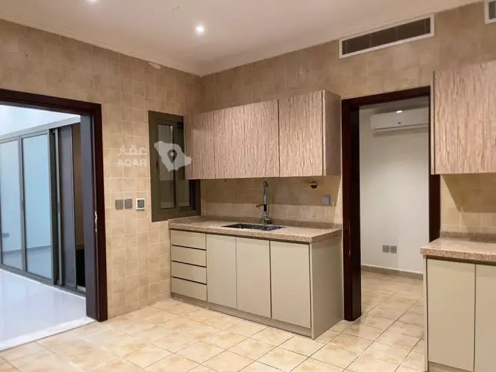 3 bedroom villa in Abhur North, Jeddah 13