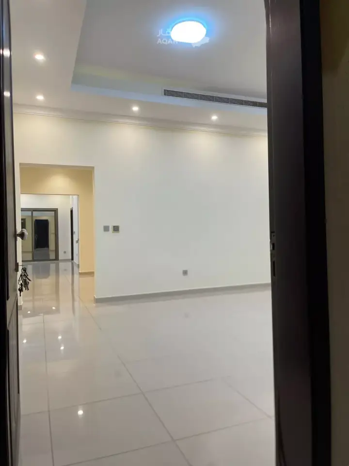 3 bedroom villa in Abhur North, Jeddah 6
