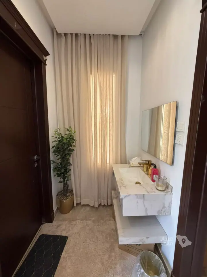 4 bedroom villa in Al Malqa, Riyadh 14