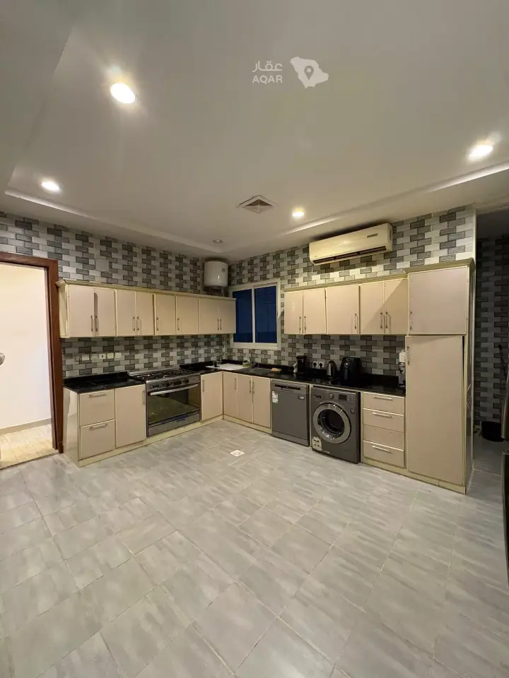 4 bedroom villa in Tuwaiq, Riyadh 7