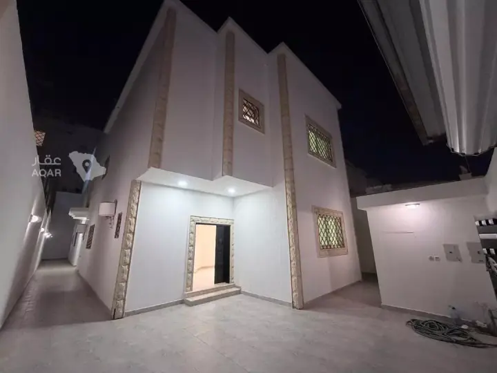 5 bedroom villa in An Nafal, Riyadh 2
