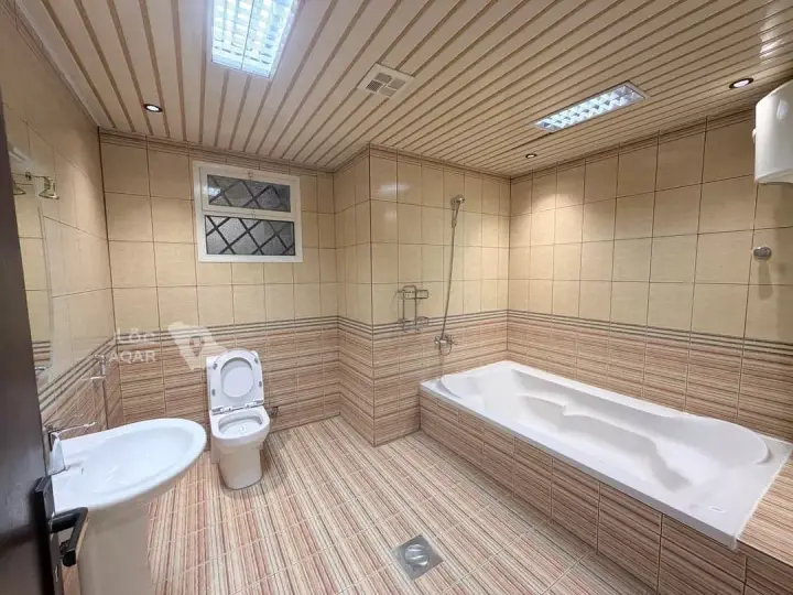 5 bedroom villa in An Nafal, Riyadh 13