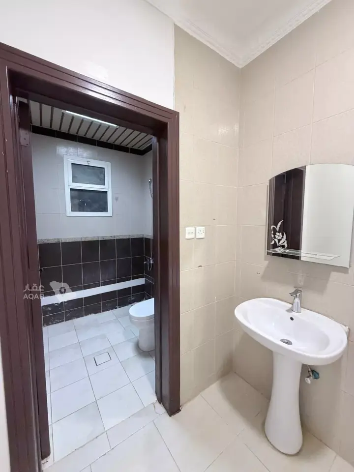 5 bedroom villa in An Nafal, Riyadh 16