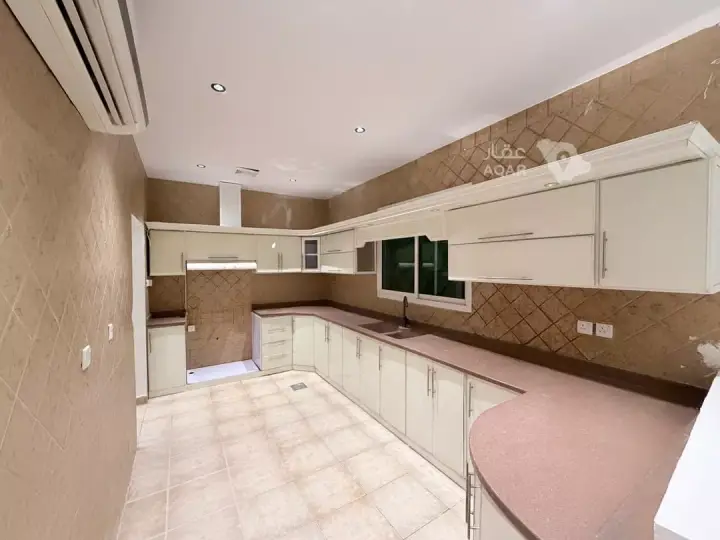 5 bedroom villa in An Nafal, Riyadh 10