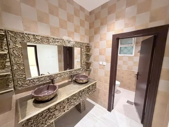 5 bedroom villa in An Nafal, Riyadh 9