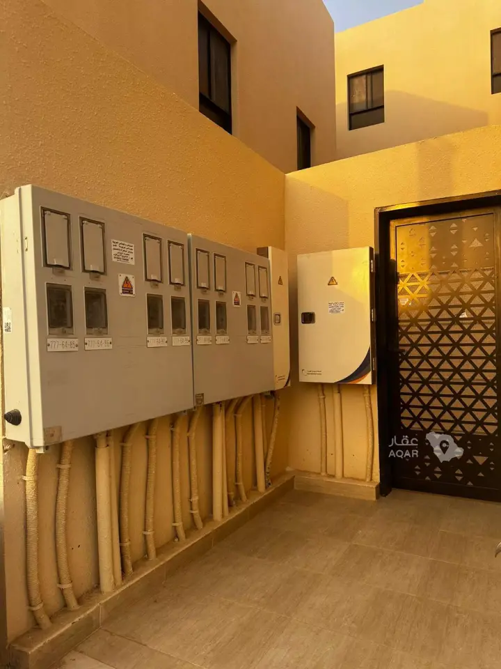 20 bedroom building in Tuwaiq, Riyadh 11
