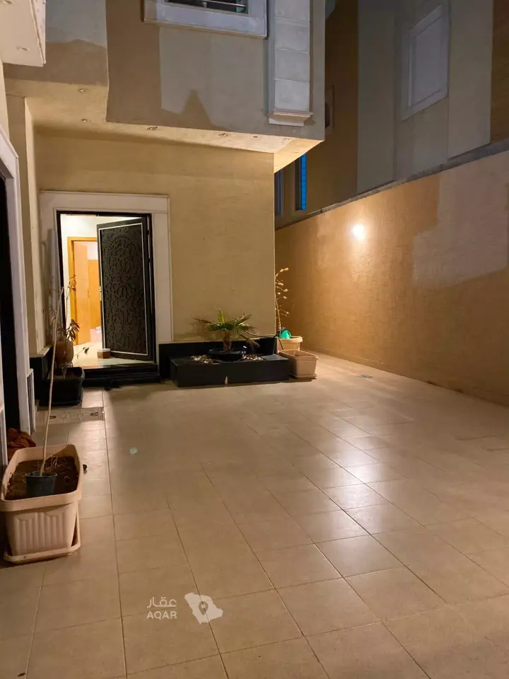 4 bedroom villa in Dhahrat Namar, Riyadh